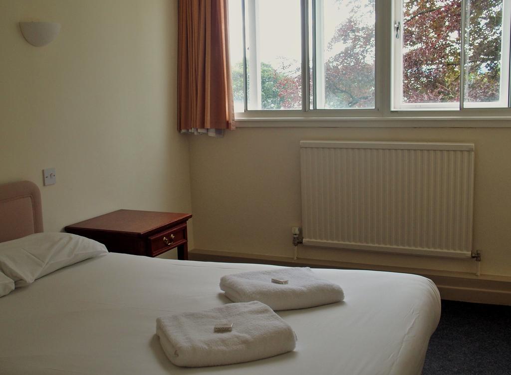 Almond House Lodge Эдинбург Экстерьер фото