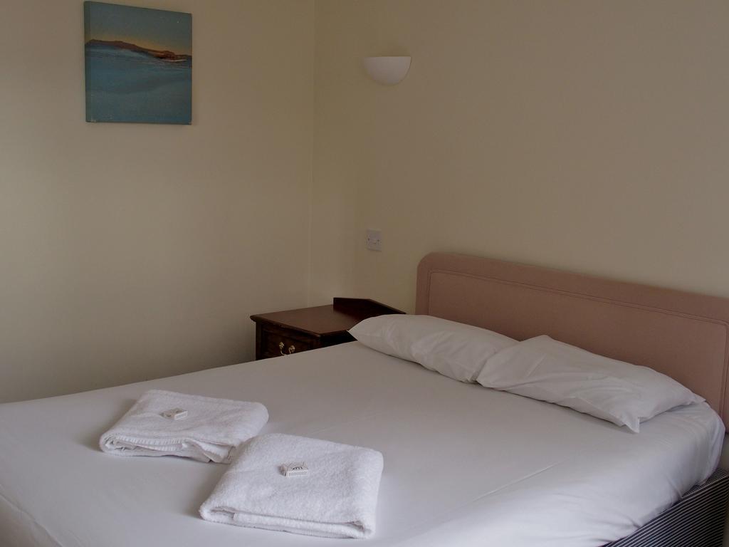 Almond House Lodge Эдинбург Экстерьер фото