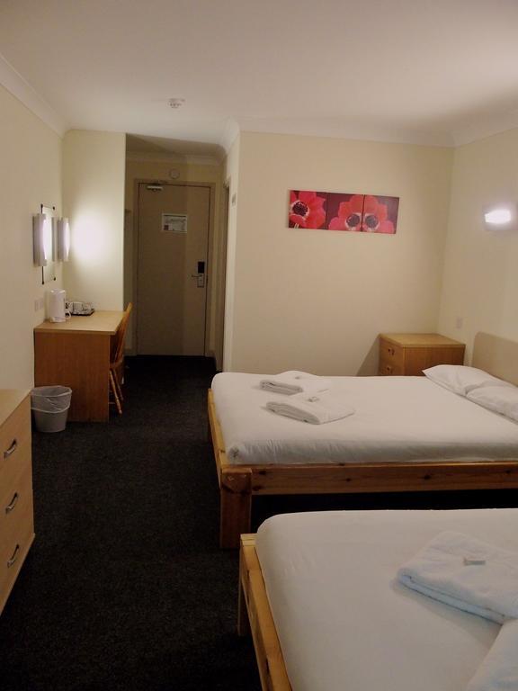 Almond House Lodge Эдинбург Экстерьер фото